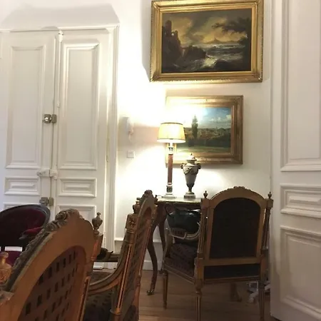 Louis Francais Apartman